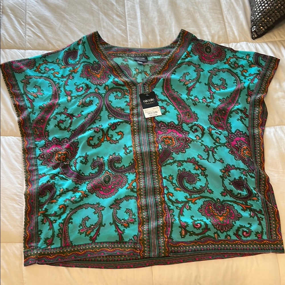Nicole Turquoise Flowy/Boxy Graphic Blouse with Cap Sleeves